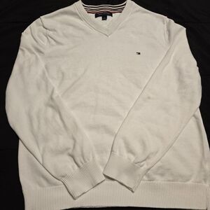 Tommy Hilfiger Men's White V-Neck Sweater with Flag Logo Large